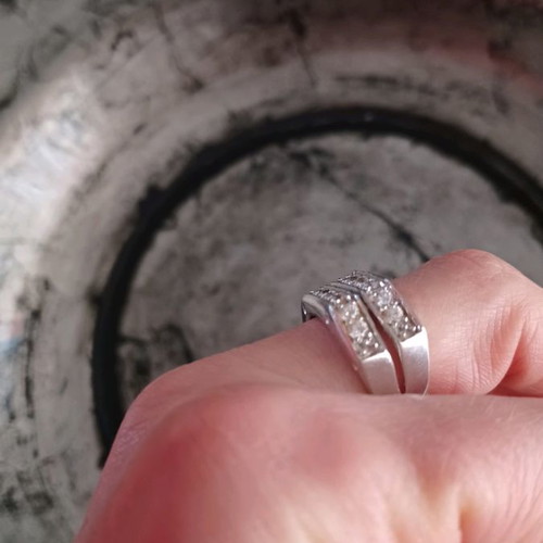 Silver ring 925 with zircon new, size 51-52