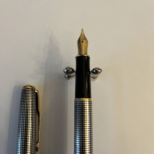 Parker Sonnet pen sterling silver with 18kt gold nib like new