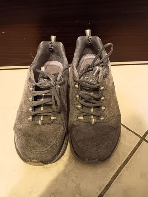 Women's athletic shoes used, gray, size 37