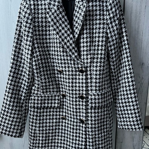 Stradivarius blazer like new, size S, black and white