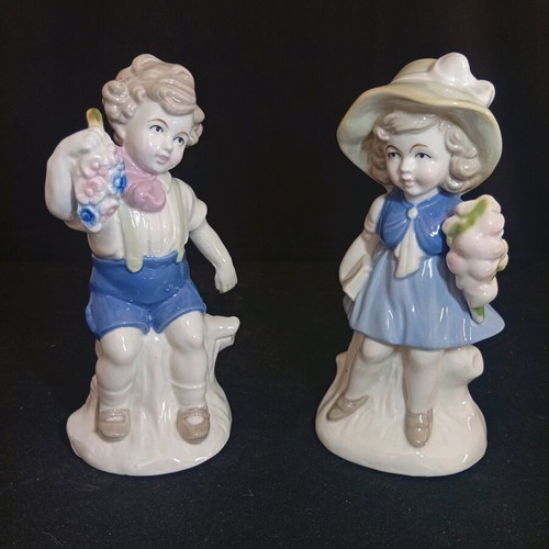 Vintage porcelain figurines Wagner & Apel set of 2