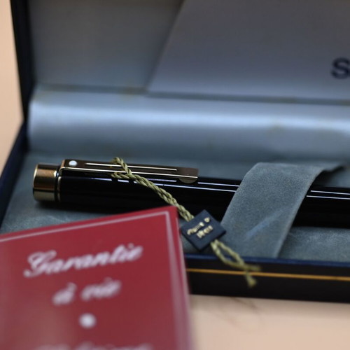Sheaffer TARGA 1022 Fountain Pen 18k Medium Nib new