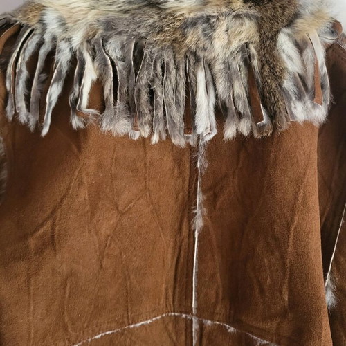 Women's short brown fur coat with castor like new