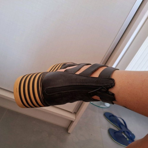 Makis Kotris leather platform sandals size 39 like new black