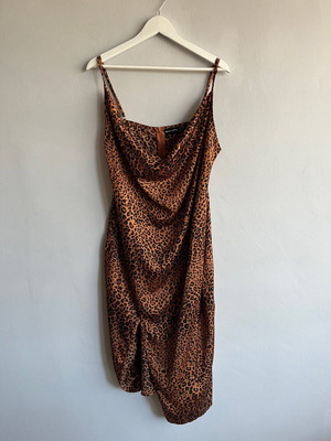 PrettyLittleThing leopard print dress new, size XXXL