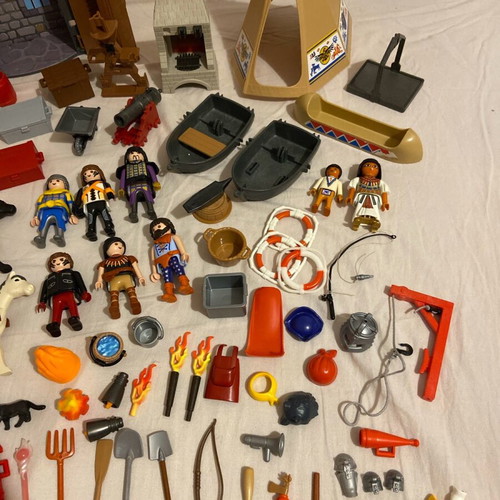Playmobil weapons used with figures and accessories