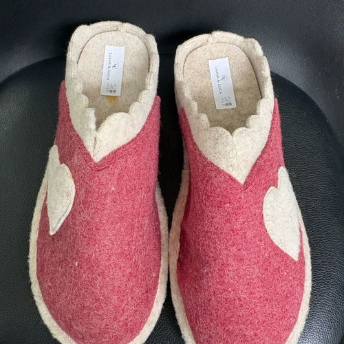 Lazar & Luca felt slipper new, size 38, beige pink