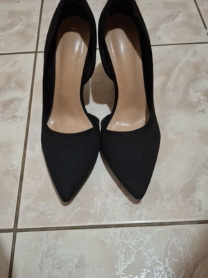 Γόβες μεταχειρισμένες μαύρες, νούμερο 41, τακούνι 10 εκ.