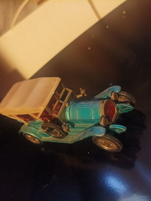 Metal collectible toy car like new