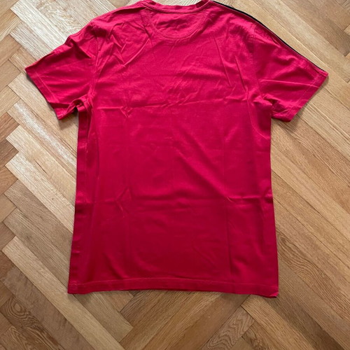 Burberry Sport T-shirt μέγεθος M σαν καινούριο, κόκκινο με μαύρη ρίγα