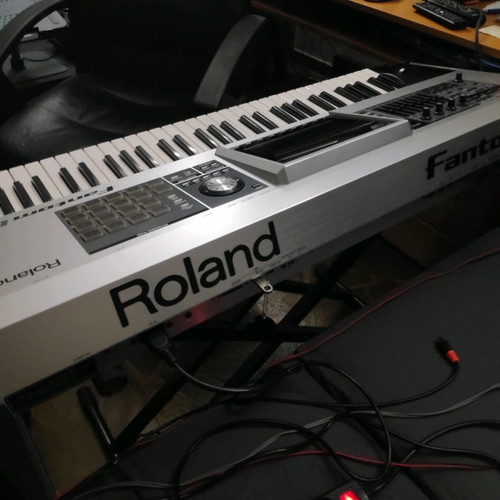 Roland Phantom G6 Workstation Synthesizer μεταχειρισμένος με επιπλέον ήχους και τσάντα