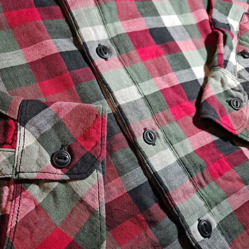 Authentic Levi's men's checkered shirt size M like new