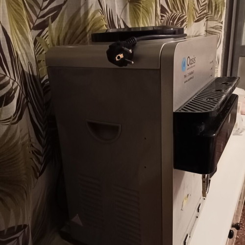 Oasis water cooler for 10/20 liter bottles