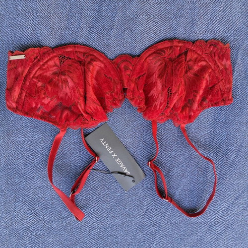 Savage X Fenty Red Velvet bra new, red