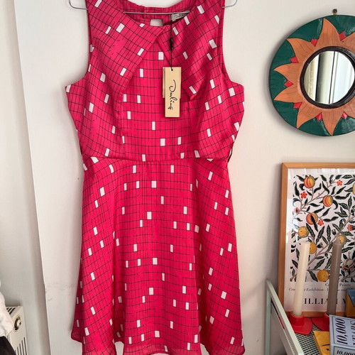 Darling L dress new pink with geometric patterns