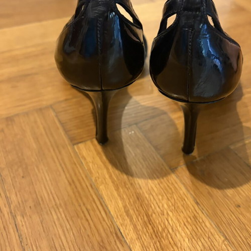 Maxime black sandals size 39 used with short heel