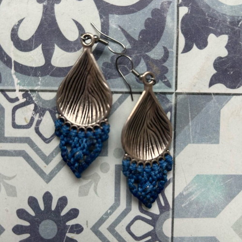 Macrame earrings silver like new, blue