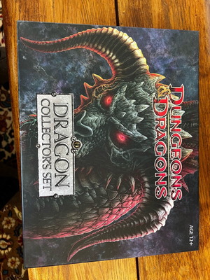Dungeons and Dragons Dragon Collector’s set μεταχειρισμένο, 5 Chromatic Dragons