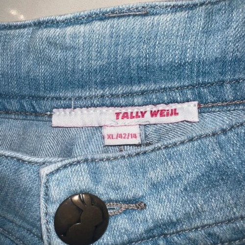 Tally Weill shorts used, size 42, blue, soft fabric