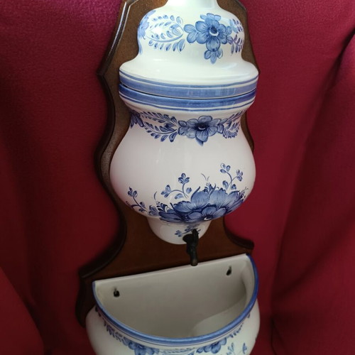 Vintage decorative fountain from Portuguese faience with handmade floral design like new