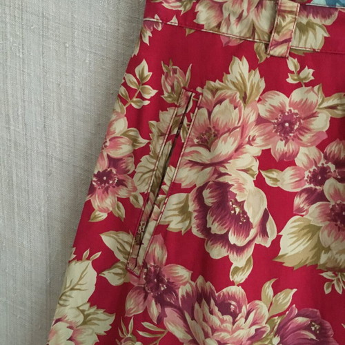 Sporty mid length cotton floral skirt, M petite, like new