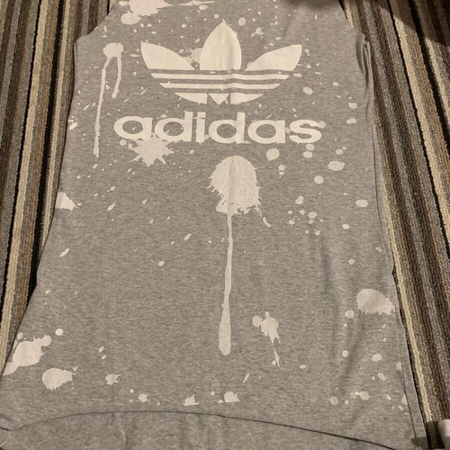 Adidas shirt grey like new, fitted with longer back