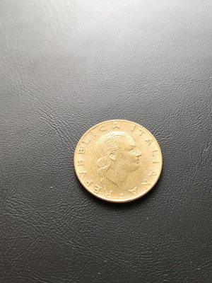 200 Lira Coin of Italy used, 1979