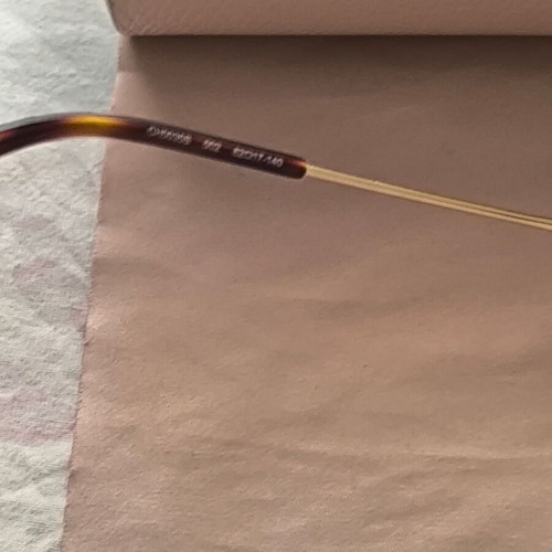 Chloe CH0035S sunglasses like new, gold color