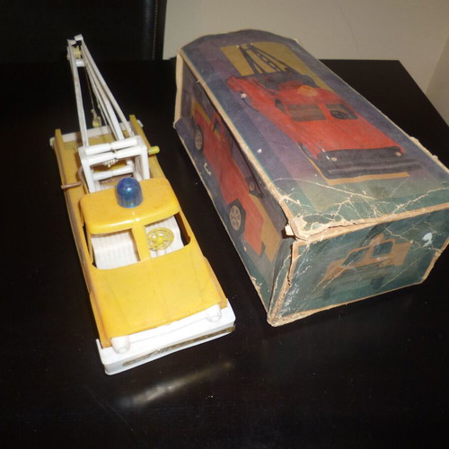 Plastic Crane Moumplast 60s new with box