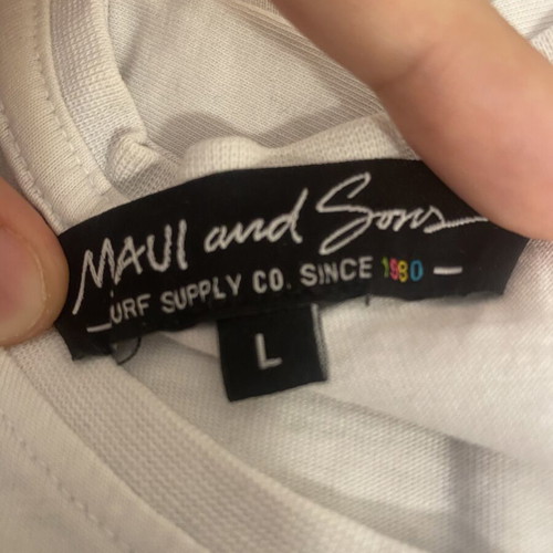Maui and Sons T-shirt large size used with minor sunscreen stains