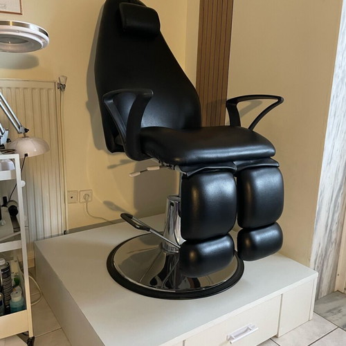 Hydraulic pedicure chair like new with wooden base and drawer