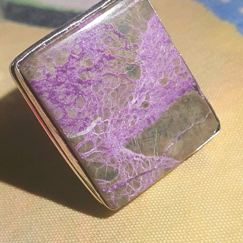 Ring with Purpurite polished stone size USA 5.5 new
