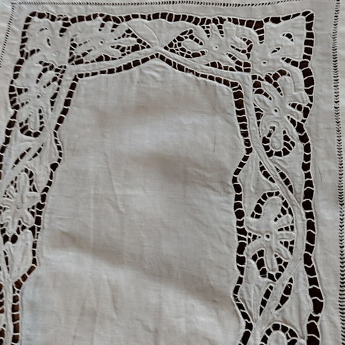 Handmade cutwork table runner linen 90x40 cm new