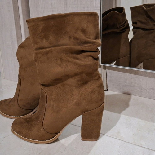 Castor boots Trendyol brown new with heel