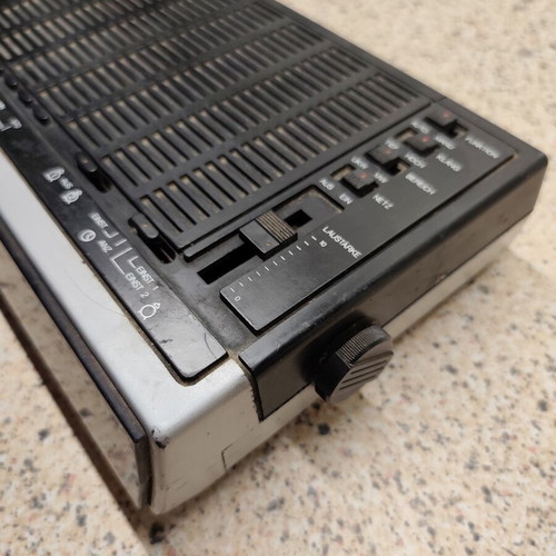 Vintage radio alarm clock used, working condition