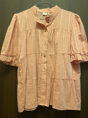 Pink salmon shirt size L like new