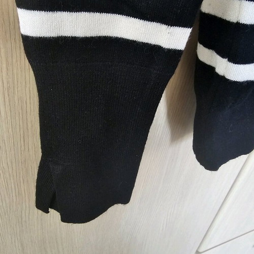 Zara pullover size medium like new, black and white striped