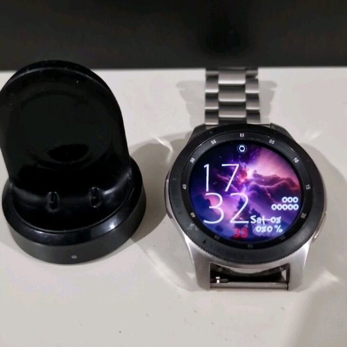 Samsung Galaxy Watch 46mm like new with charger and 3 straps