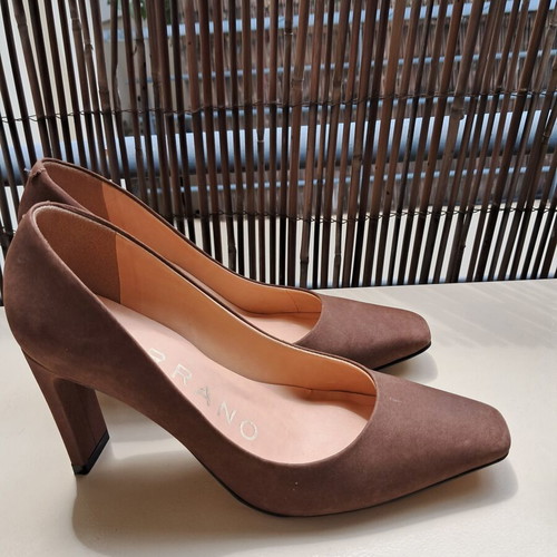 Carrano brown pumps size 38 used, worn twice