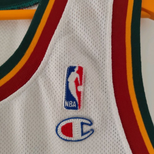 NBA Seattle Supersonics Shawn Kemp jersey used, size XL, rare white