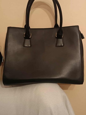 Shoulder bag like new, hard material