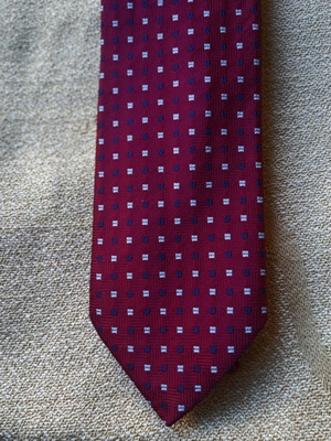 Silk tie Oxford Company with small square pattern, like new