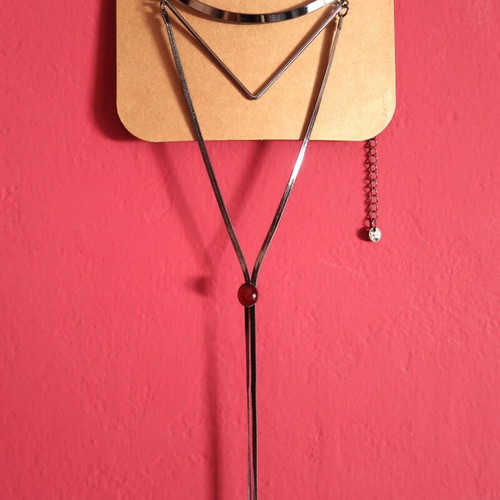 Pull&Bear long necklace new with red stone and adjustable clasp