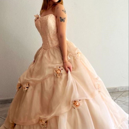 Romantic wedding dress in salmon, like new, size Large
