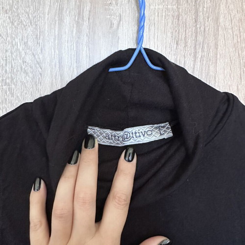Attrattivo Sleeveless Turtleneck Shirt like new, size L, black
