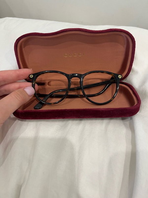 Gucci eyeglasses used, brown, minor damage on temple