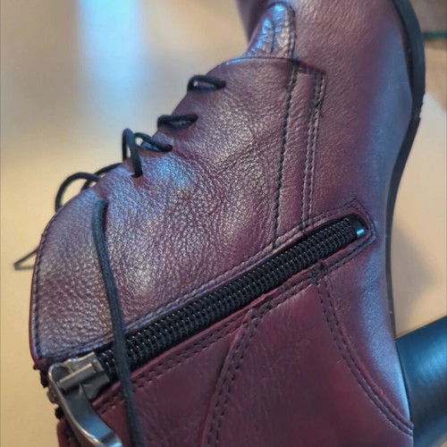 Davos Gomma leather ankle boots size 37 like new, red