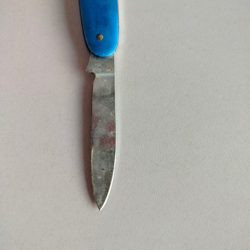 Small blue pocket knife used