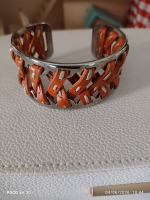 Tod's leather and metal cuff bracelet like new, orange
