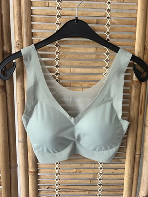 Light green seamless bralette crop top XL